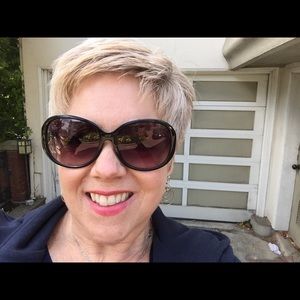 Meet your Posher, Cynthia